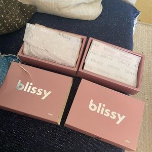 BRAND NEW IN BOX-Blissy King Pillow Case Set-Pink